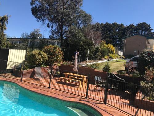 hideaway motor inn armidale
