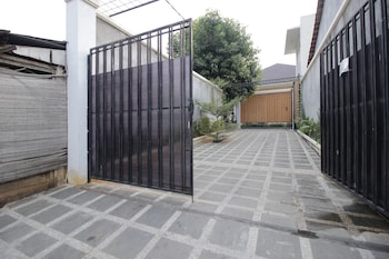 reddoorz premium gandaria jagakarsa