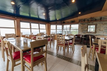 reddoorz plus the ridge tagaytay