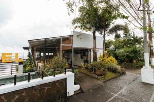 reddoorz plus the ridge tagaytay