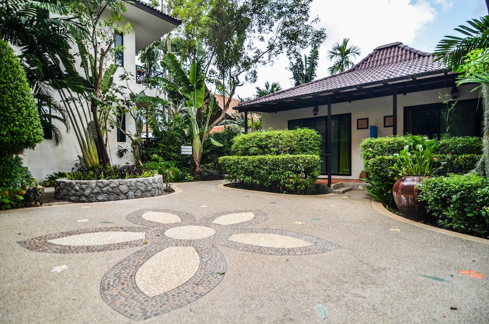 cocoville phuket resort