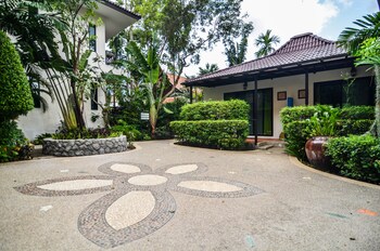 cocoville phuket resort