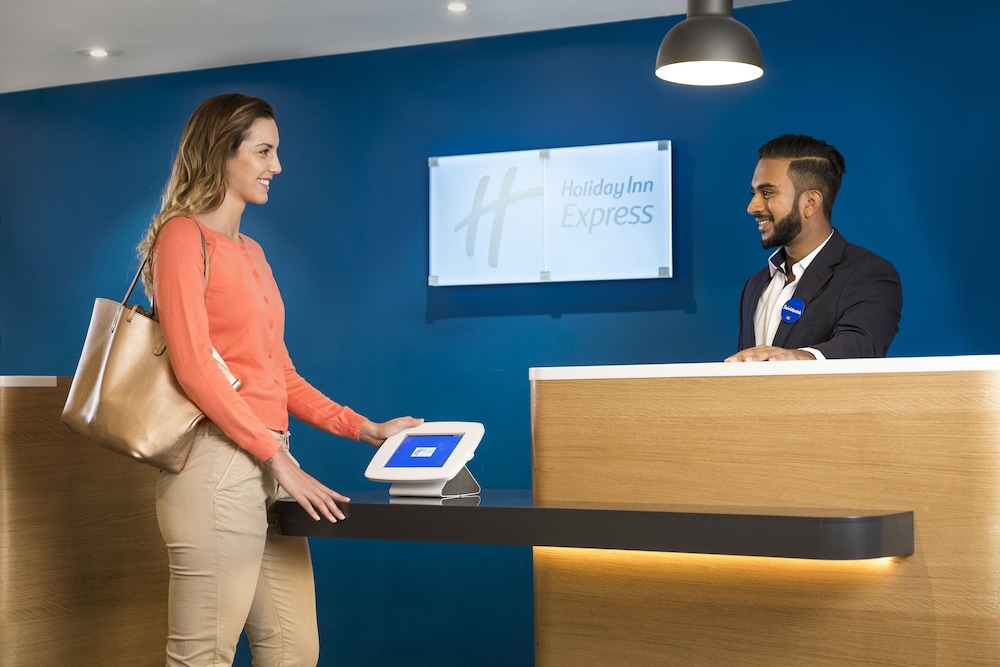 holiday inn express london park royal an ihg hotel
