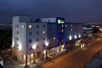 holiday inn express london park royal an ihg hotel