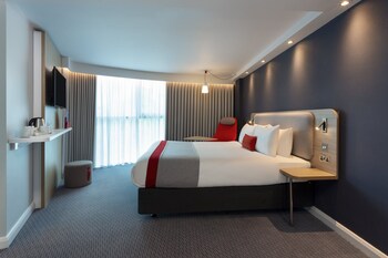 holiday inn express london park royal an ihg hotel