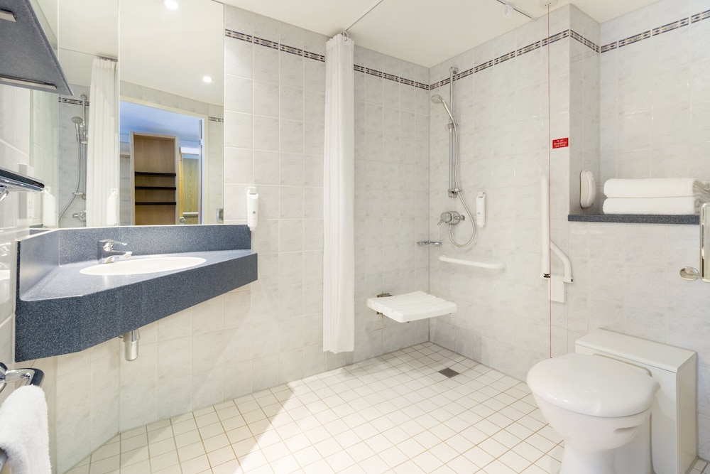 holiday inn express london park royal an ihg hotel