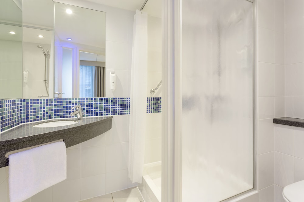 holiday inn express london park royal an ihg hotel