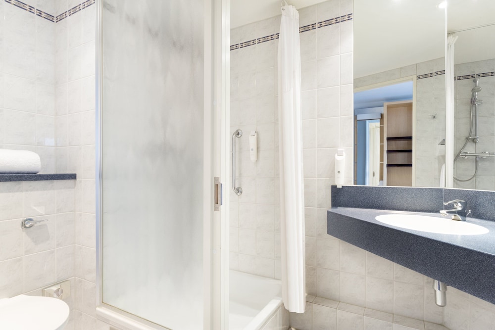 holiday inn express london park royal an ihg hotel
