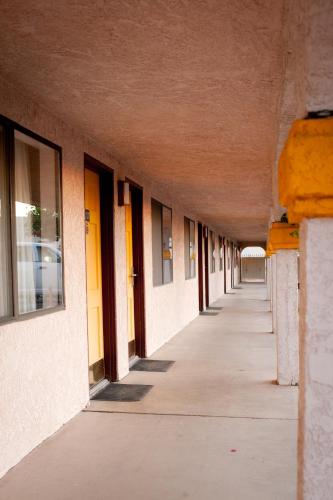 emerald inn and lounge