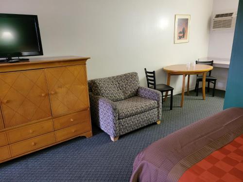 emerald inn and lounge