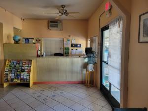 emerald inn and lounge