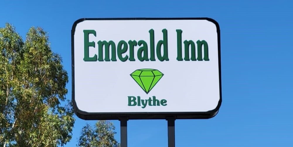 emerald inn and lounge