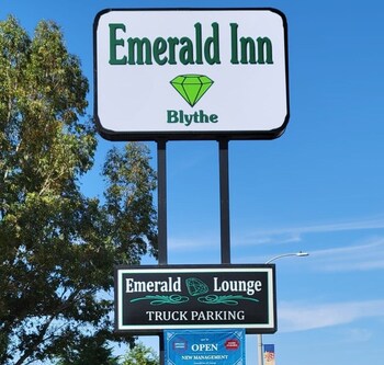 emerald inn and lounge