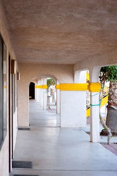 emerald inn and lounge