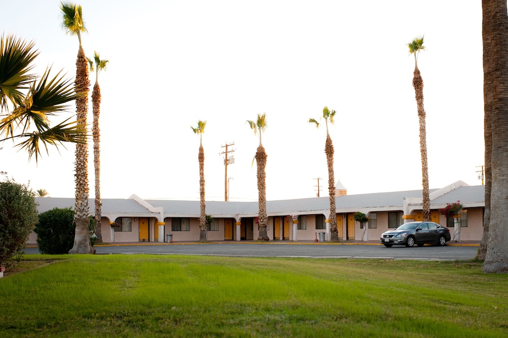 emerald inn and lounge