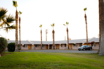 emerald inn and lounge