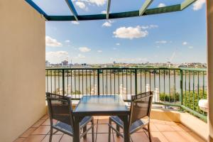 central cosmo apartments