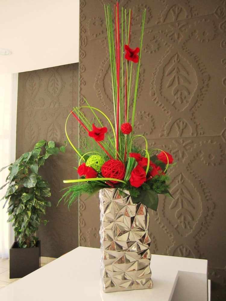 lagrange aparthotel toulouse saint michel