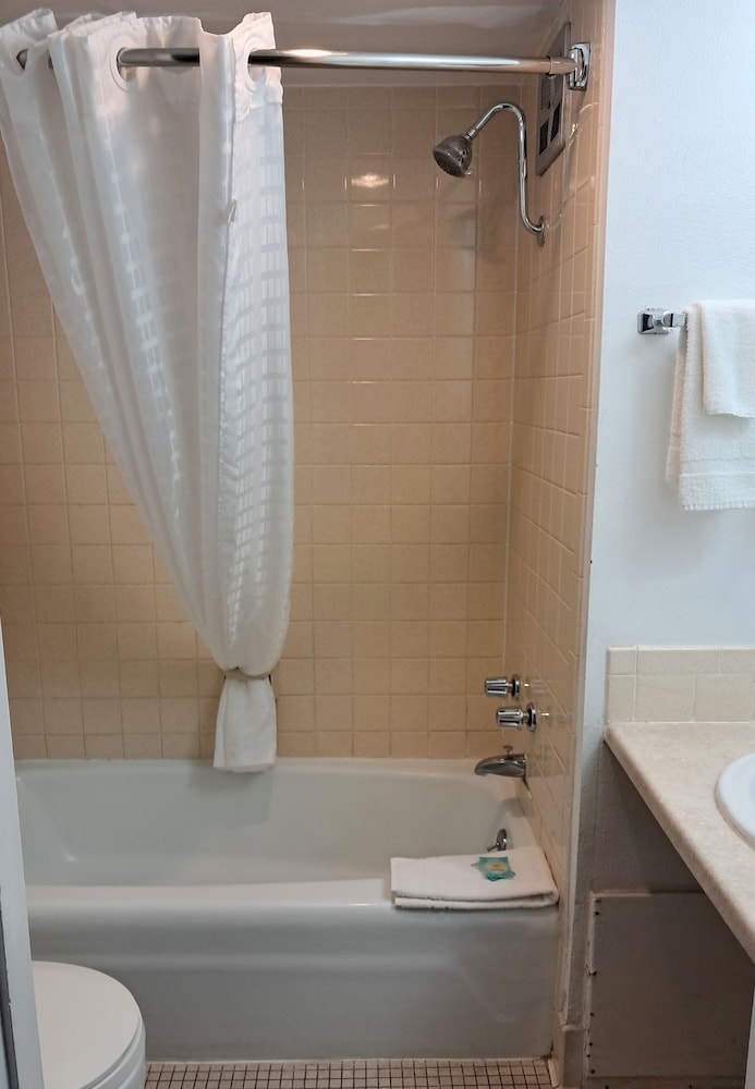 national 9 casper showboat