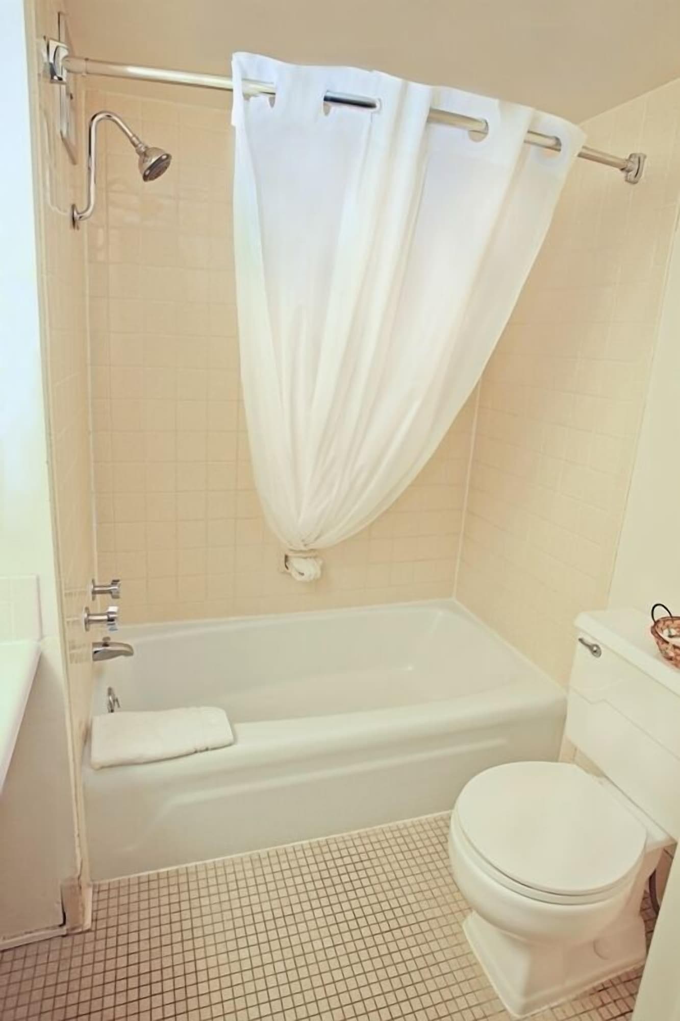 national 9 casper showboat