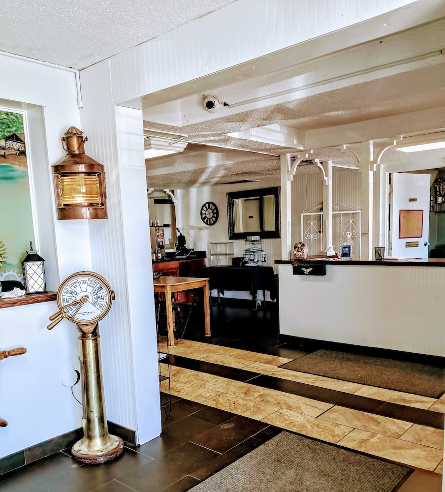 national 9 casper showboat