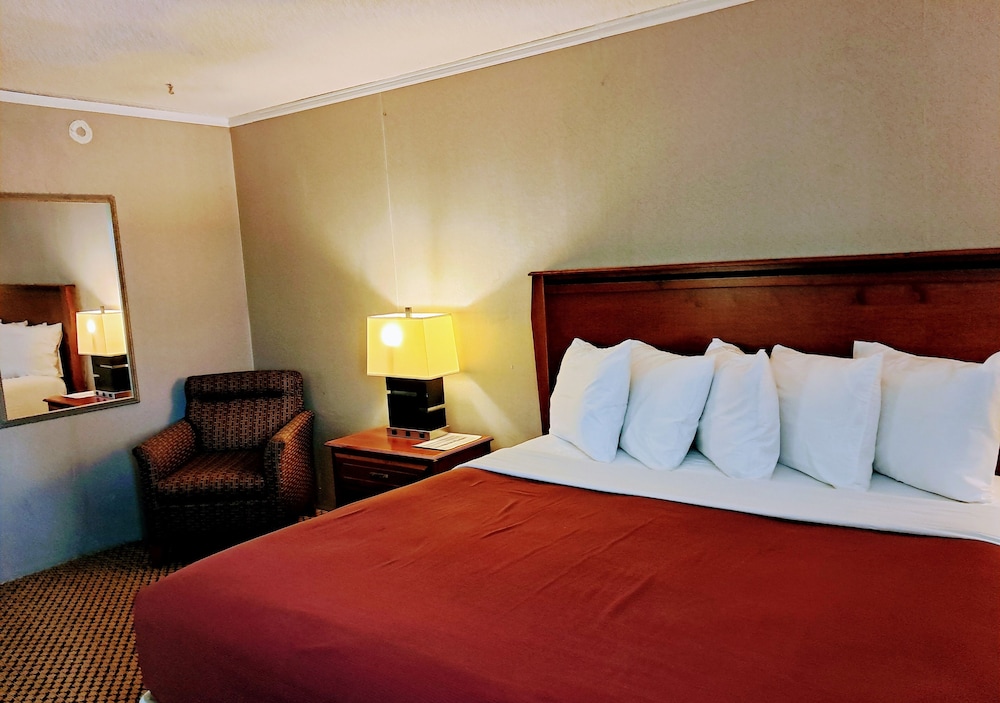 national 9 casper showboat