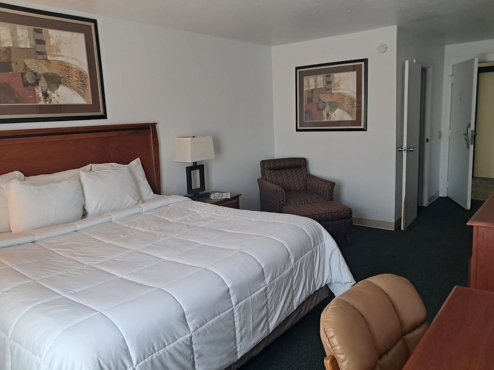 national 9 casper showboat