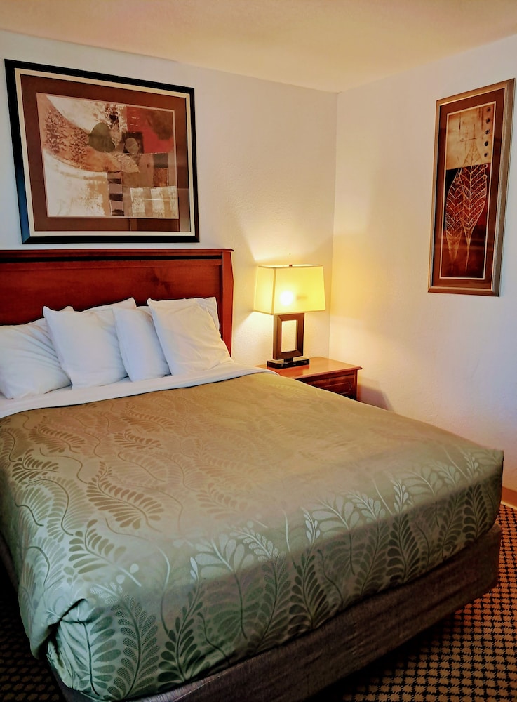 national 9 casper showboat