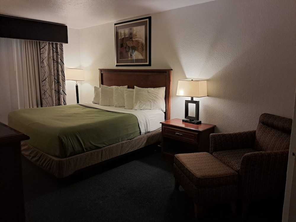 national 9 casper showboat