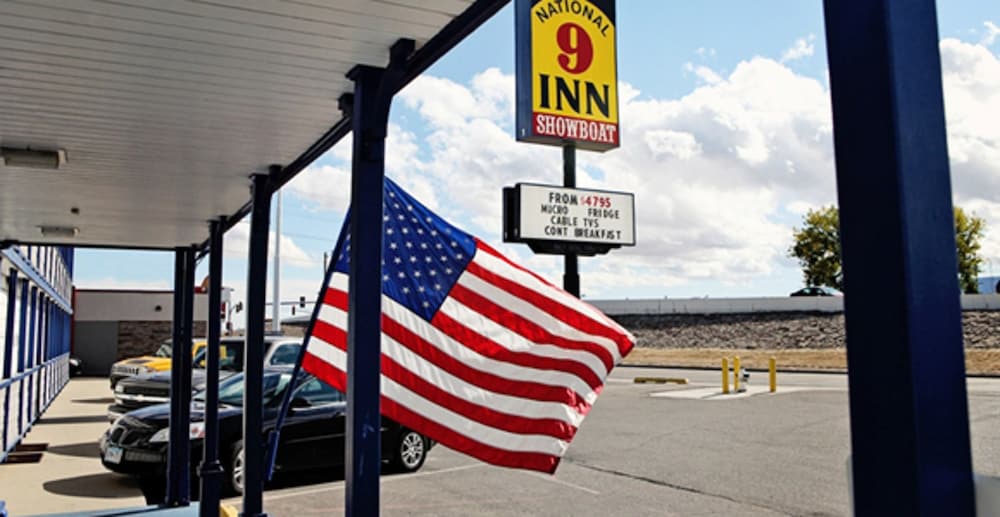 national 9 casper showboat