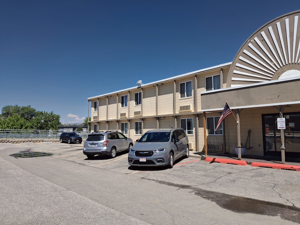 national 9 casper showboat