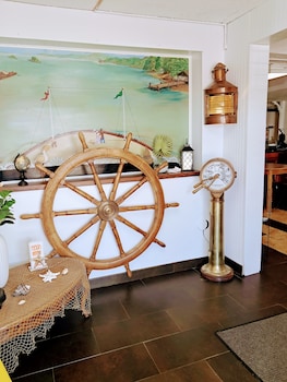 National 9 Casper - Showboat,,2 star