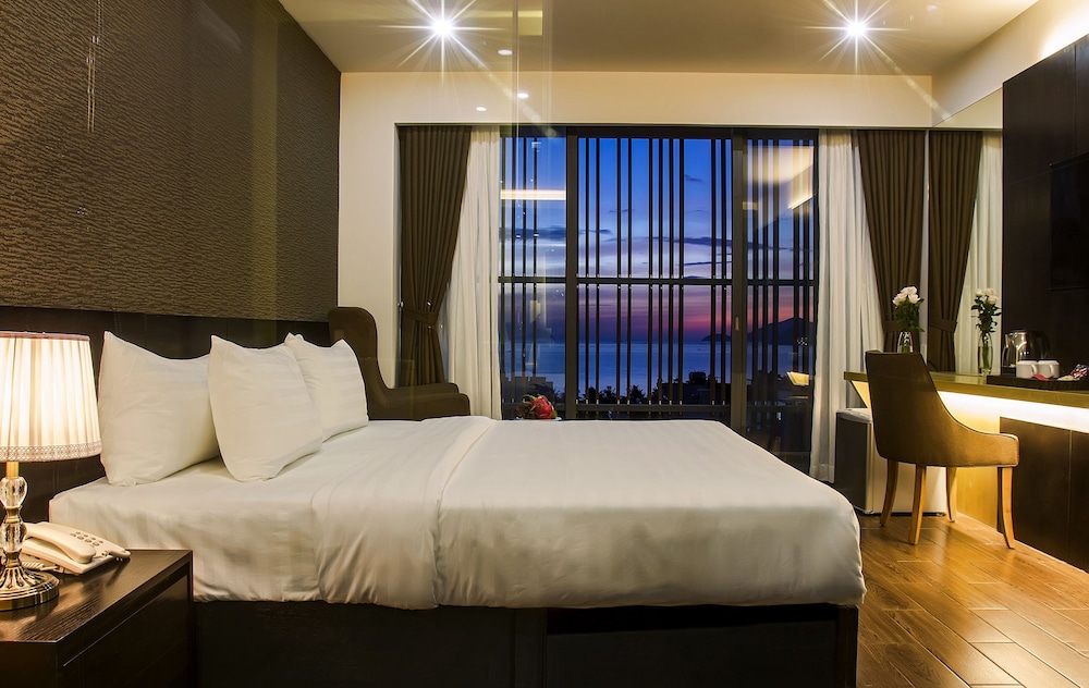 golden hotel