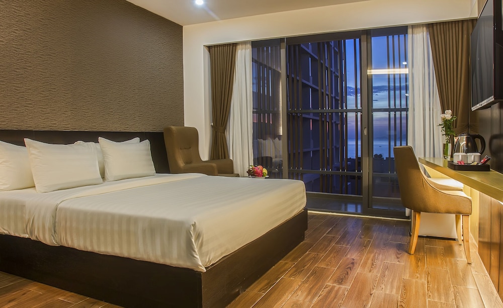 golden hotel