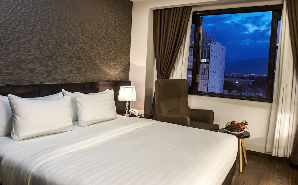 golden hotel