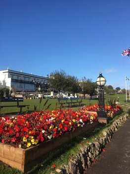 The Downs Babbacombe,,4 star