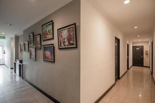 reddoorz plus near mangga besar station 2