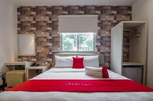 reddoorz plus near mangga besar station 2