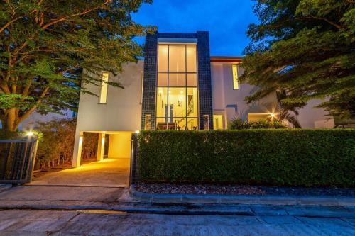 phu montra villa with ocean view a4