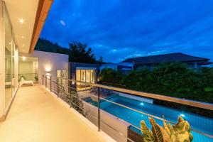 phu montra villa with ocean view a4