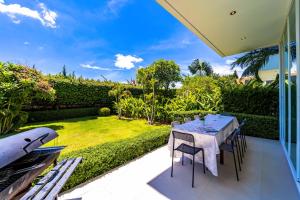 phu montra villa with ocean view a4