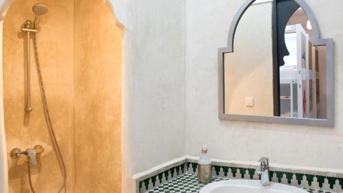 the central house marrakech medina hostel