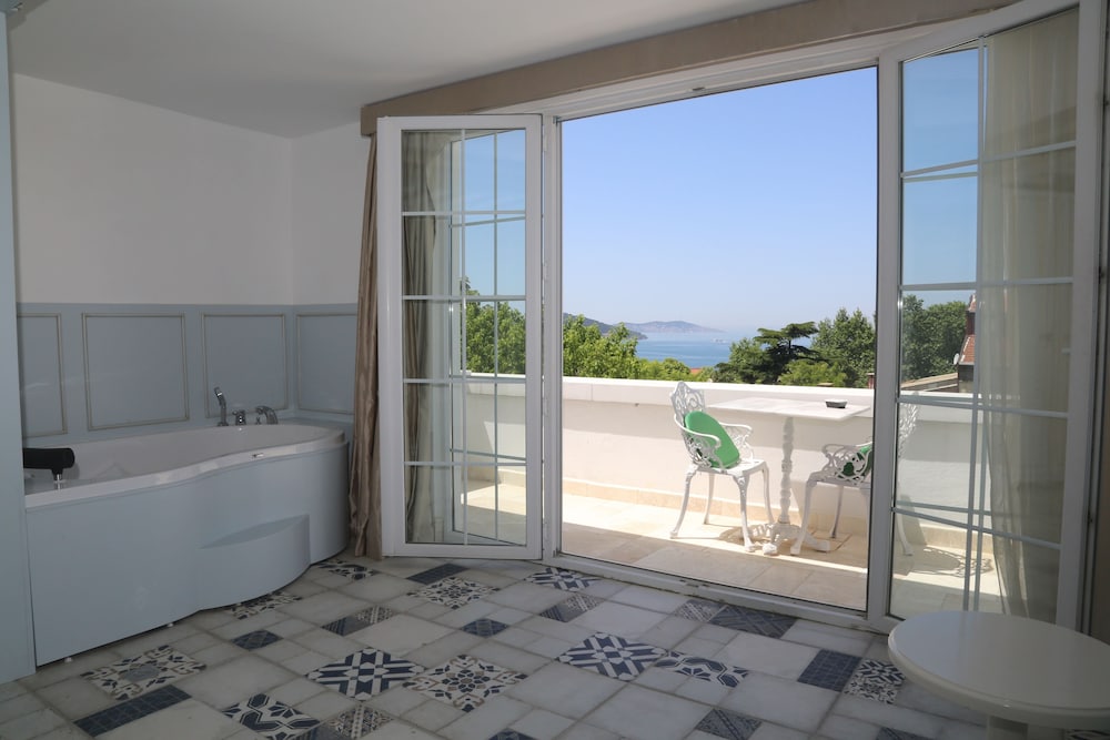 buyukada cankaya hotel