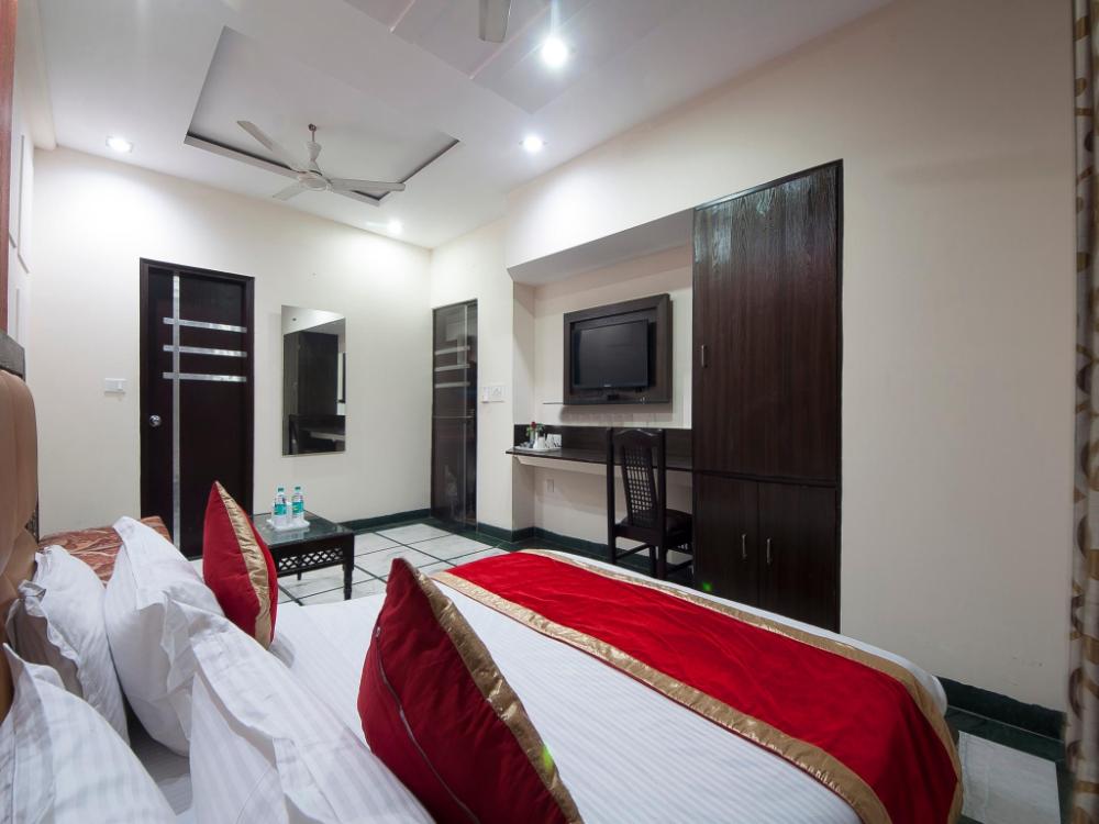 hotel apra inn