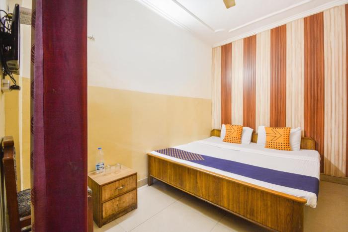 spot on 36686 hotel om shanti palace