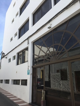 hostal residencia cardona