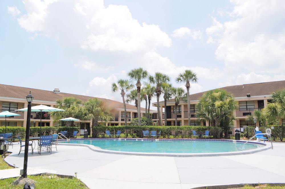 apm inn and suites jacksonville