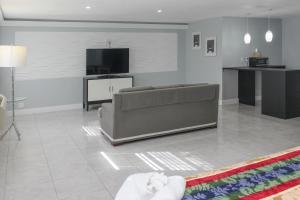apm inn and suites jacksonville