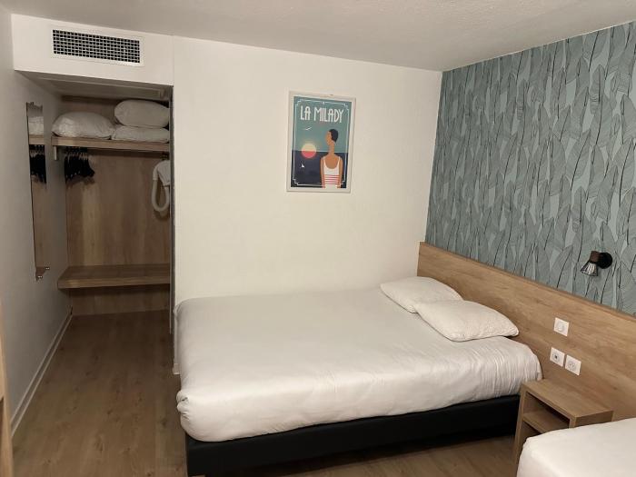 ostal hotel pau universite