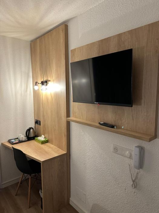 ostal hotel pau universite